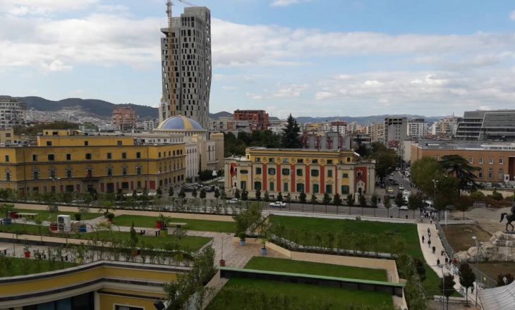 Tirana, nji tregim i papërfunduem dimni