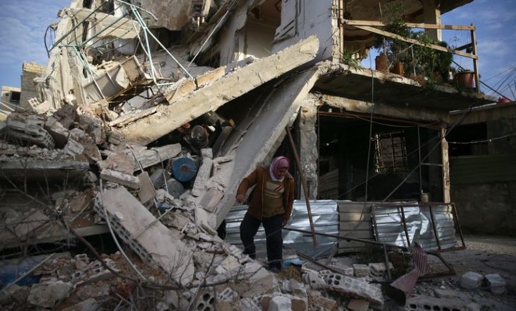 Asad bombardon spitalet në afërsi të Damaskut
