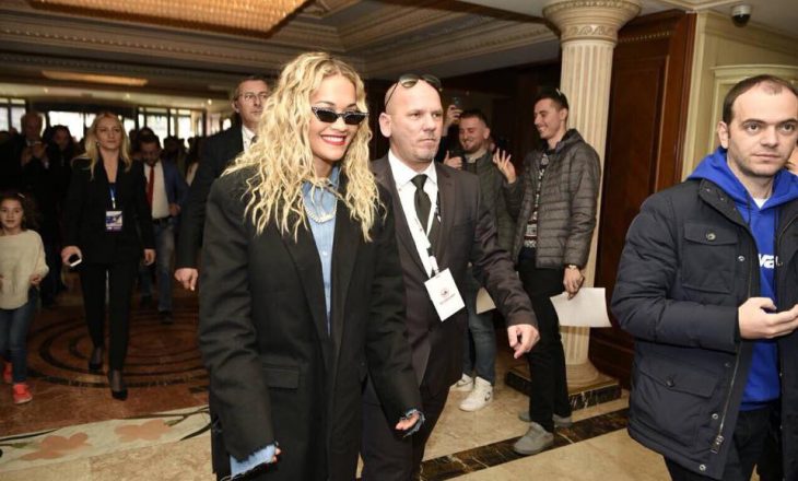 Rita Ora në Kosovë përmes fotografive
