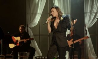 Publikohet kënga e re e Elvanës