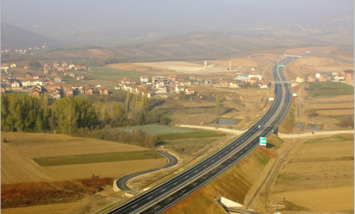 Autostrada Prishtinë – Mitrovicë do të mbajë emrat e tre heronjve
