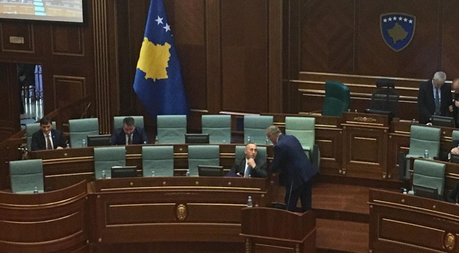 Haradinaj rikthehet në seancë