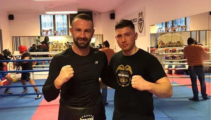 E rrahu serbin në ditën e Pavarësisë, boksieri shqiptar: Nuk jam i kënaqur, doja ta nokautoja