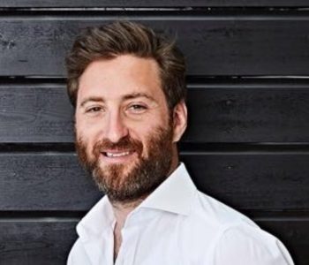 Kosova në mes të Kiribatit dhe Kuvajtit