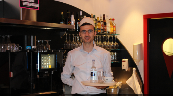 Bukë, kripë e zemër në restorant “Plisi” në Cyrih