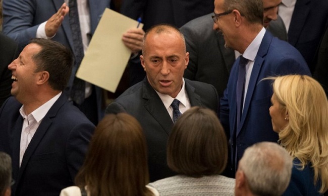 “Haradinaj po sillet si zogjtë shtegtarë që humbin kontaktin me fushën magnetike”