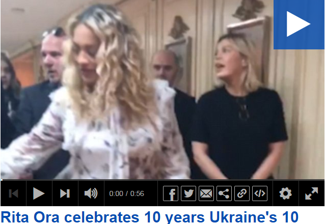 Daily Mail raporton se Rita Ora festoi 10 vjetorin e pavarësisë së Ukrainës