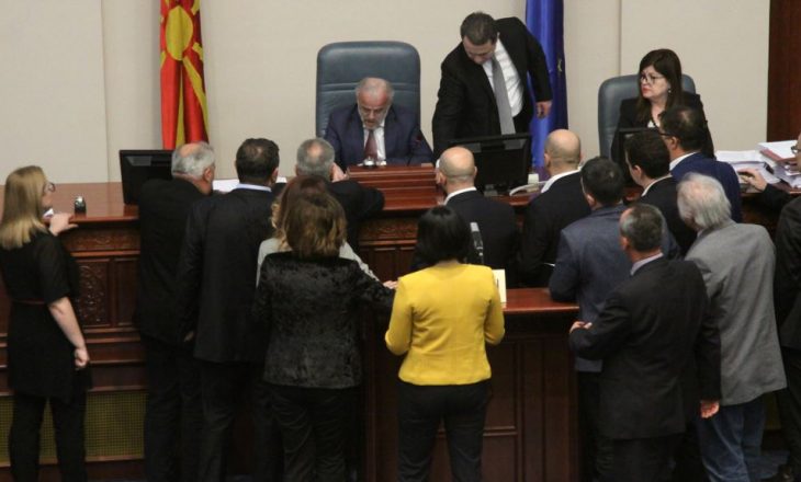 Ligji për shqipen nxjerr në sipërfaqe dallimet etnike në Maqedoni