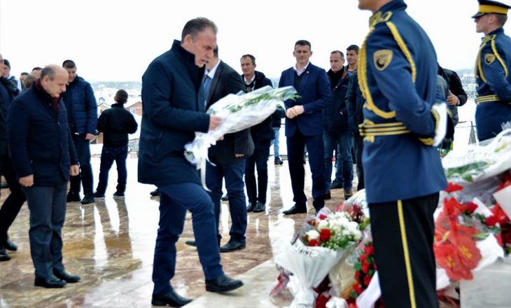Limaj: Lavdi e përulje për të gjithë ata që ranë për lirinë e Kosovës