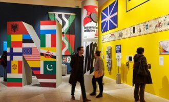 Monumenti NEWBORN, pjesë e ekspozitës në Londër