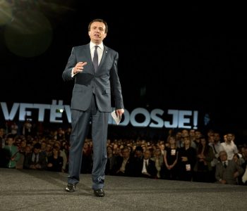 Albin Kurtit po i ecën ora mbrapa – a po shkon drejt dështimit për t’u bërë kryeministër?