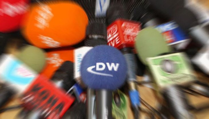 Mediat shqiptare në duart e një grupi të vogël familjesh