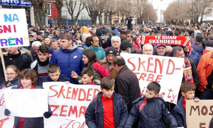 Çështja “Skënderbeu” bëhet temë edhe në The Guardian