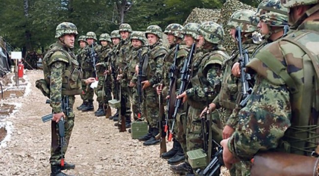 “1 mijë vullnetarë nga Mali i Zi nëse Serbia e sulmon Kosovën”