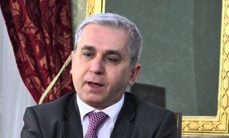 Thaçi, një ujk që po e çojnë në kafaz