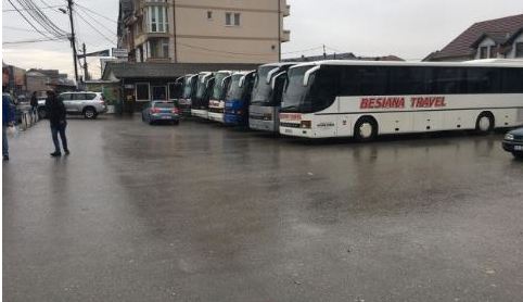 Asnjë autobus nuk qarkullon në linjën Podujevë-Prishtinë, pronarët në grevë