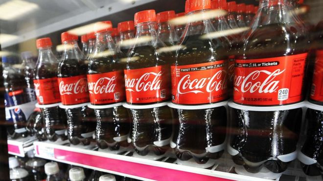Coca-Cola nuk heq dorë nga shishet plastike, kjo është arsyeja