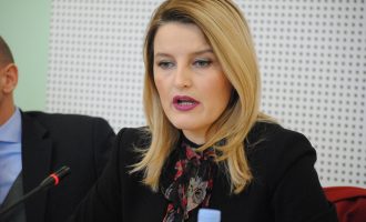 Hoxha: Kosovarët e meritojnë lëvizjen e lirë
