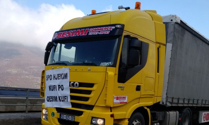 150 kamionë nga Kosova hyjnë në Shqipëri për protestë