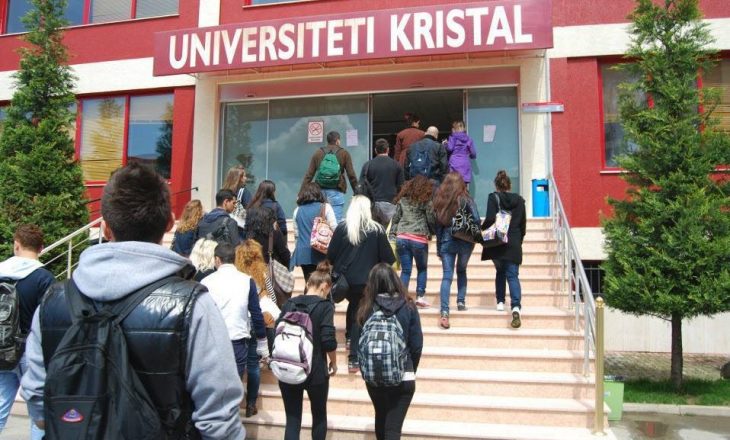 Dhjetra gjyqtarë e prokurorë u punësuan  jashtligjshëm në universitetin “Kristal”