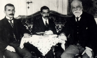 A ishin më të shkolluar kryeministrat shqiptarë më parë sesa ata që po garojnë sot?