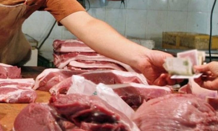Në “VIVA FRESH” u gjetën 573 kilogram mish i prishur