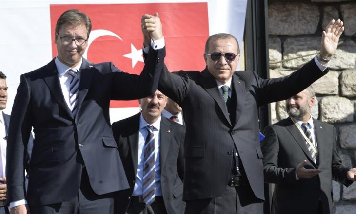 Thellohen marrëdhëniet mes Erdoganit dhe Vuçiqit