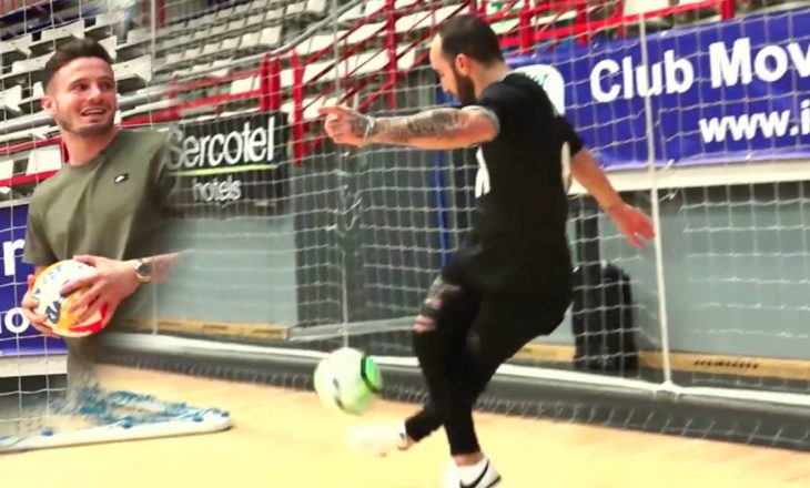 Video fantastike e lëvizjeve të dy futbollistëve (Video)