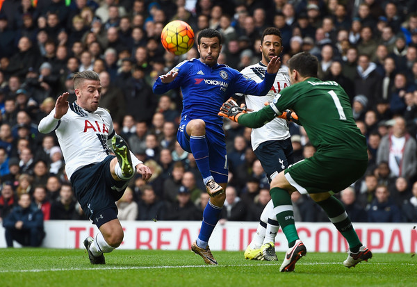 Chelsea pas lojtarit të rivalëve të tyre të urryer