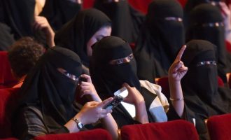 Ministria e Kulturës lejon hapjen e kinemasë së parë në Arabinë Saudite