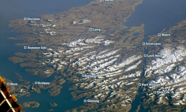 Astronauti fotografon Skocinë me qiellin pa asnjë re