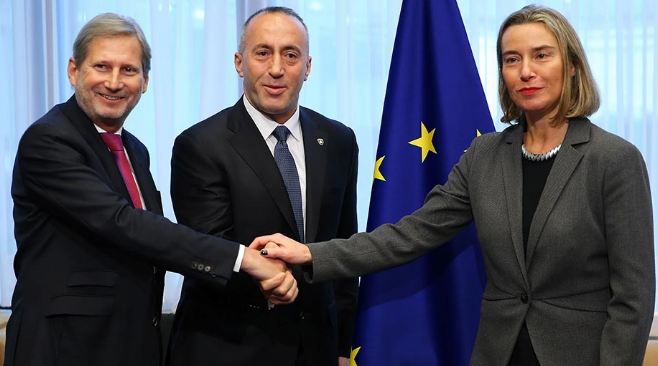 Haradinaj sot takohet në Shkup me Mogherinin dhe Hahnin
