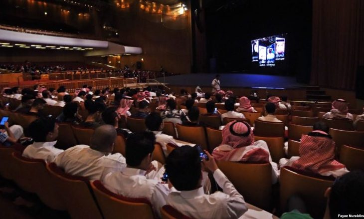 Arabia Saudite hap kinematë pas 40 vjetëve