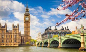 Mbretëria e Bashkuar ka regjistruar më shumë se një mijë viktima nga COVID-19 në 24 orët e fundit