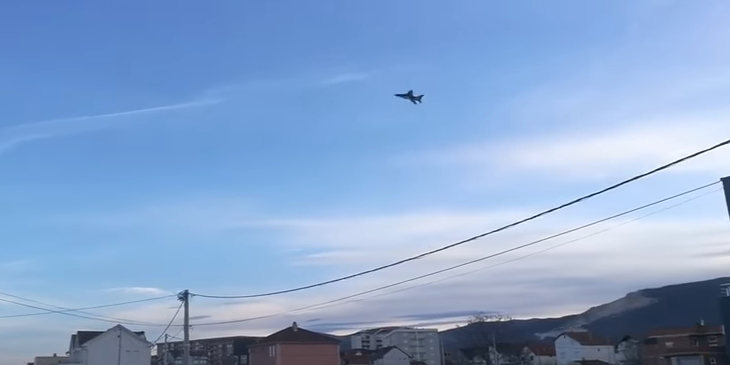 Ministria serbe e Mbrojtjes tregon pse avionët e Ushtrisë po fluturojnë mbi Preshevë