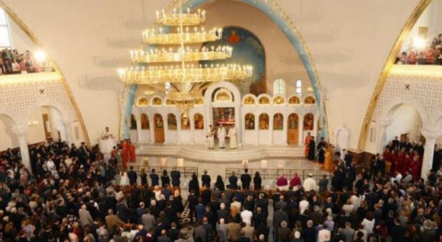 Besimtarët ortodoksë kremtojnë Pashkët