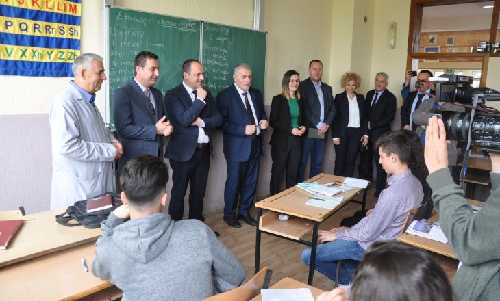 Në Prizren ka filluar dita e parë e mbajtjes së testit PISA 2018