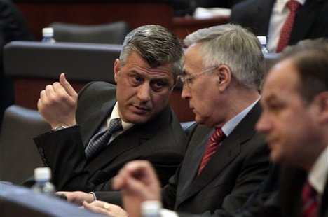 ‘Krasniqi e pyeti a e di çfarë niveli të deputetëve ke futur në Kuvend, Thaçi i tha veç a din ‘Yes or No’ se mirë është’