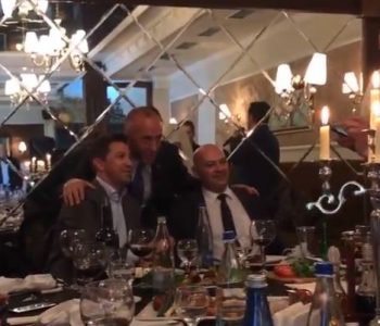 Mish, raki, birra e muzikë dhe një grumbull burrash që e fyen Betejën e Koshares