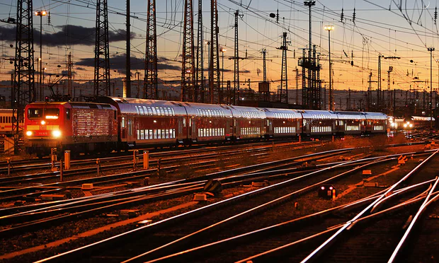 Burri i dehur vonoi për 1280 minuta të gjithë trenat në Mynih