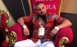 Nga roje e Kallashit me 150 vepra në Polici, në “King i braktisur por humanist e agjërues”