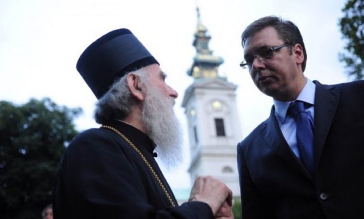 Patriarku i kishës serbe i del krahë pushtetit me rastin e protestave