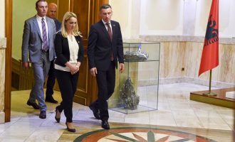 Ku mbeti vetura dhe kursimet e Arbana Xharrës? – kjo është pasuria e saj