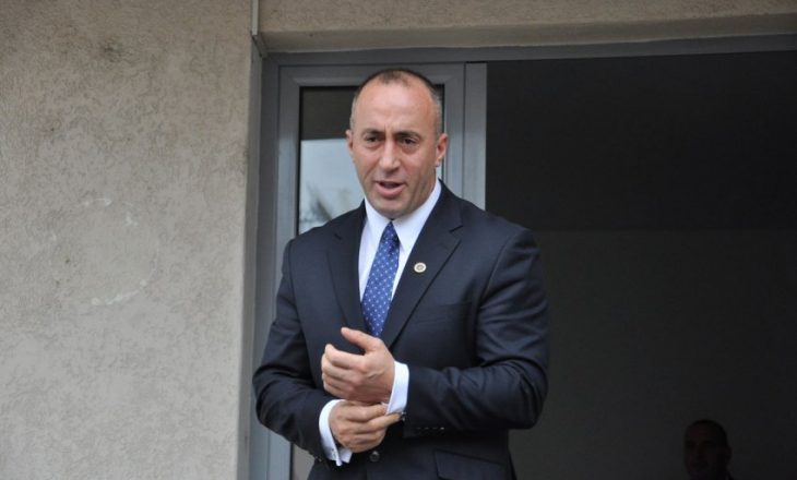 Haradinaj në arat e Kamenicës, hip në kombajnë