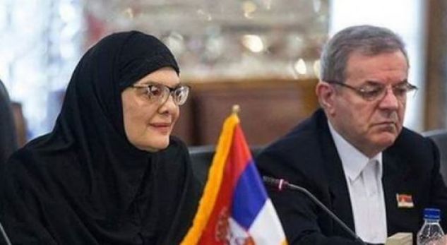 Kryeparlamentarja serbe mbulohet për t’i takuar zyrtarët e Iranit