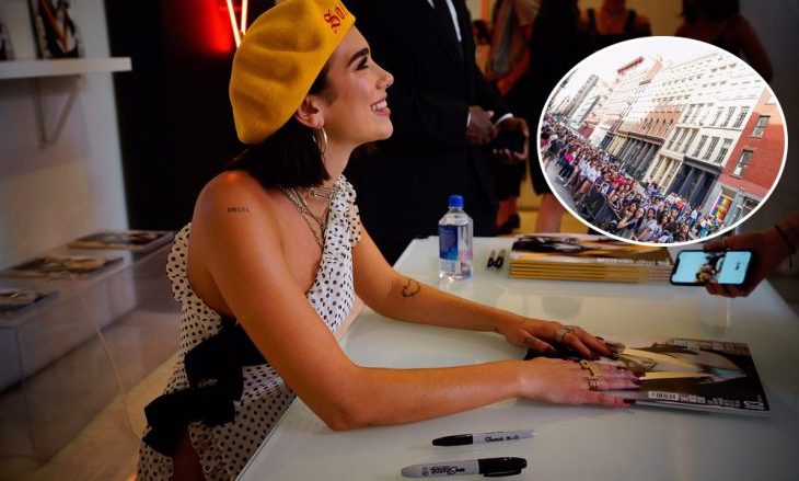 Radhë të gjata të fansave në New York për një autograf të Dua Lipës [FOTO]