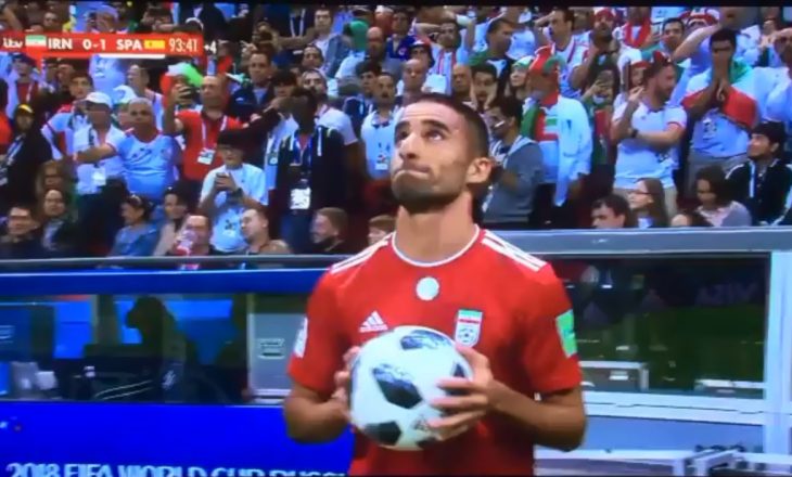 VIDEO: Momenti më qesharak nga ndeshja Iran – Spanjë, që mund të iu ketë ikur