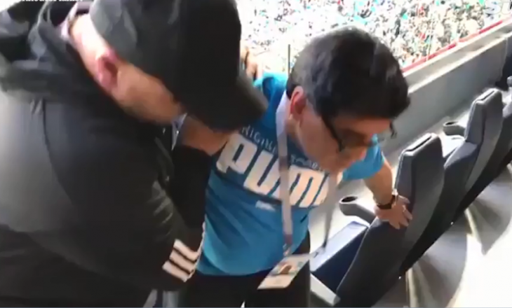 Maradona në gjendje të rëndë, dërgohet me urgjencë në spital [Video]