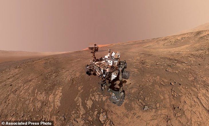 NASA publikon zbulimin e madh: Mbetje organike në Mars