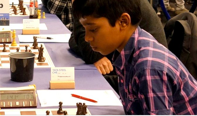 12-vjeçari shpallet kampion bote në lojën e shahut
